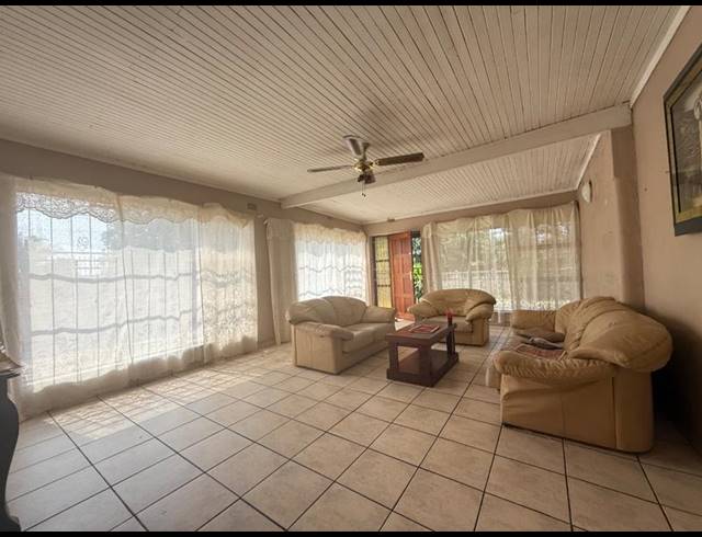 3 BEDROOM HOUSE FOR SALE IN VANDERBIJLPARK CE 2